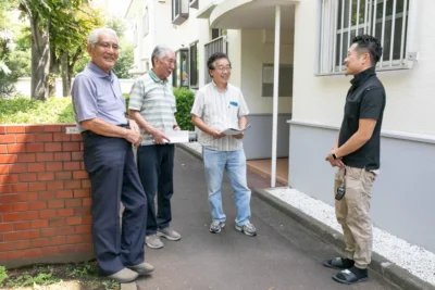 サンコウ設備の工事担当者とお客様2