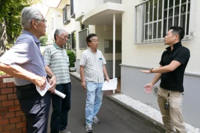 サンコウ設備の工事担当者とお客様3